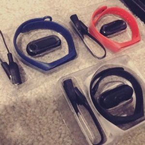 BIG DEAL:3 smart watches in 3 different colors